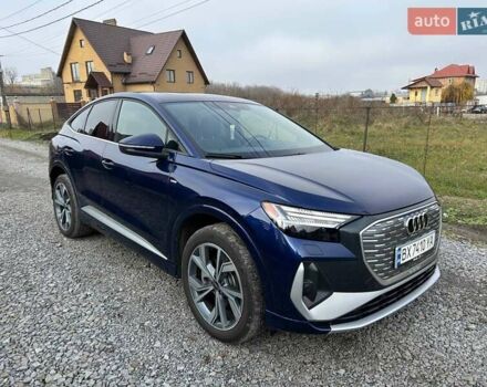 Синий Ауди Q4 Sportback e-tron, объемом двигателя 0 л и пробегом 19 тыс. км за 37999 $, фото 1 на Automoto.ua