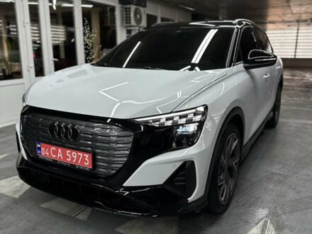 Ауди Q5 e-tron 2022 в Одессе на Automoto.ua Белый Ауди Q5 e-tron, объемом двигателя 0 л и пробегом 8 тыс. км за 39500 $, фото 1 на Automoto.ua