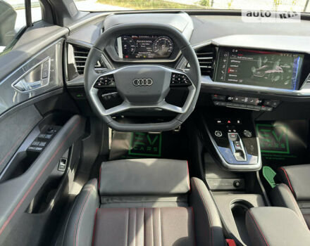 Чорний Ауді Q5 e-tron, об'ємом двигуна 0 л та пробігом 1 тис. км за 35700 $, фото 29 на Automoto.ua