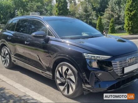 Чорний Ауді Q5 e-tron, об'ємом двигуна 0 л та пробігом 0 тис. км за 59000 $, фото 1 на Automoto.ua