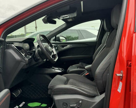 Червоний Ауді Q5 e-tron, об'ємом двигуна 0 л та пробігом 13 тис. км за 33900 $, фото 23 на Automoto.ua