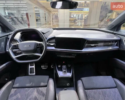 Красный Ауди Q5 e-tron, объемом двигателя 0 л и пробегом 13 тыс. км за 33000 $, фото 7 на Automoto.ua
