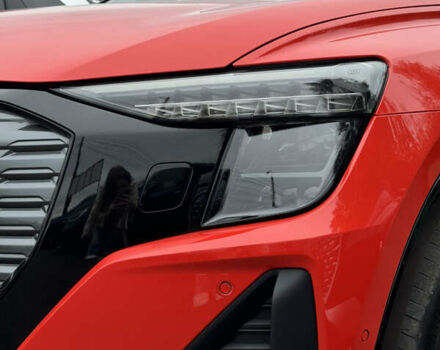Червоний Ауді Q5 e-tron, об'ємом двигуна 0 л та пробігом 13 тис. км за 33900 $, фото 4 на Automoto.ua
