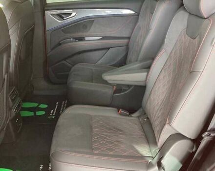 Красный Ауди Q5 e-tron, объемом двигателя 0 л и пробегом 13 тыс. км за 33900 $, фото 22 на Automoto.ua