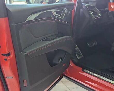 Красный Ауди Q5 e-tron, объемом двигателя 0 л и пробегом 31 тыс. км за 34050 $, фото 10 на Automoto.ua