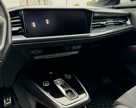 Червоний Ауді Q5 e-tron, об'ємом двигуна 0 л та пробігом 13 тис. км за 33900 $, фото 26 на Automoto.ua