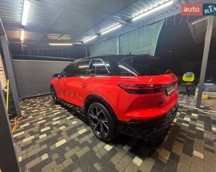 Красный Ауди Q5 e-tron, объемом двигателя 0 л и пробегом 22 тыс. км за 34999 $, фото 6 на Automoto.ua