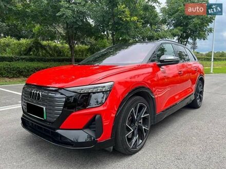 Ауди Q5 e-tron 2022 в Киеве на Automoto.ua Красный Ауди Q5 e-tron, объемом двигателя 0 л и пробегом 21 тыс. км за 28400 $, фото 1 на Automoto.ua