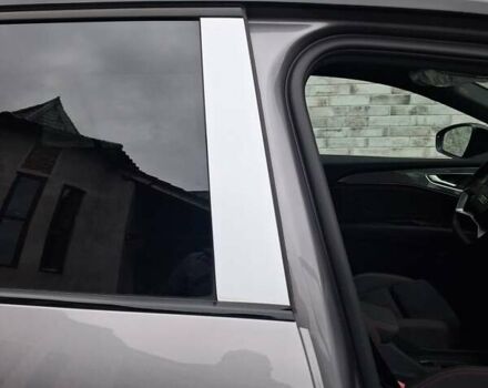 Серый Ауди Q5 e-tron, объемом двигателя 0 л и пробегом 1 тыс. км за 41999 $, фото 21 на Automoto.ua