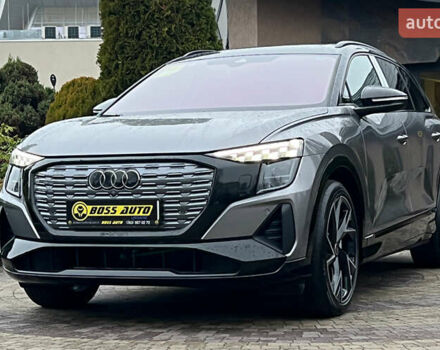 Серый Ауди Q5 e-tron, объемом двигателя 0 л и пробегом 1 тыс. км за 40500 $, фото 2 на Automoto.ua