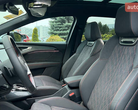 Серый Ауди Q5 e-tron, объемом двигателя 0 л и пробегом 1 тыс. км за 40500 $, фото 8 на Automoto.ua