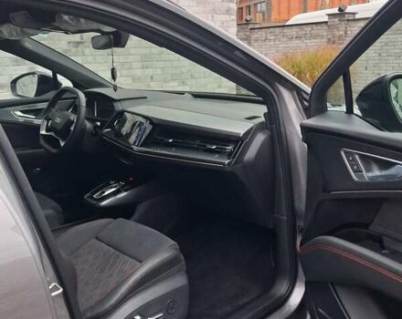 Серый Ауди Q5 e-tron, объемом двигателя 0 л и пробегом 1 тыс. км за 41999 $, фото 22 на Automoto.ua