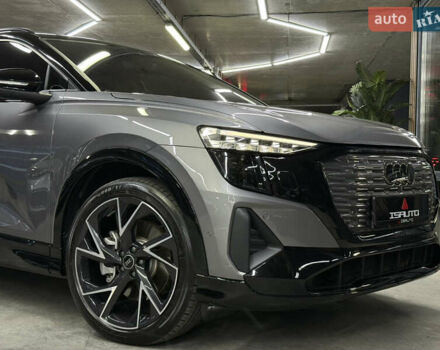 Серый Ауди Q5 e-tron, объемом двигателя 0 л и пробегом 25 тыс. км за 35900 $, фото 3 на Automoto.ua