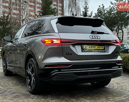 Серый Ауди Q5 e-tron, объемом двигателя 0 л и пробегом 1 тыс. км за 40500 $, фото 4 на Automoto.ua