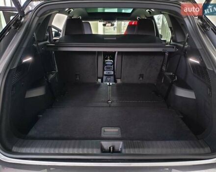 Сірий Ауді Q5 e-tron, об'ємом двигуна 0 л та пробігом 1 тис. км за 42000 $, фото 11 на Automoto.ua