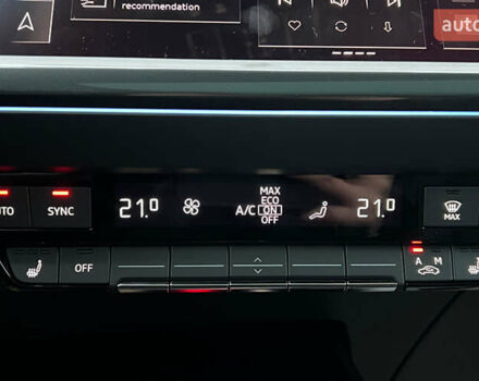 Серый Ауди Q5 e-tron, объемом двигателя 0 л и пробегом 1 тыс. км за 40500 $, фото 16 на Automoto.ua