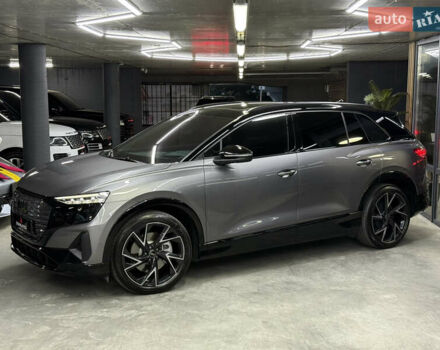 Серый Ауди Q5 e-tron, объемом двигателя 0 л и пробегом 25 тыс. км за 35900 $, фото 5 на Automoto.ua