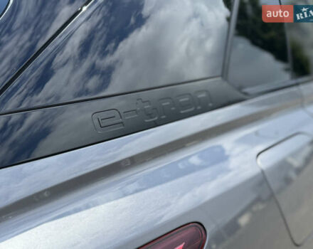 Сірий Ауді Q5 e-tron, об'ємом двигуна 0 л та пробігом 29 тис. км за 38300 $, фото 27 на Automoto.ua