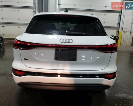 Белый Ауди Q6 e-tron, объемом двигателя 0 л и пробегом 20 тыс. км за 26000 $, фото 4 на Automoto.ua