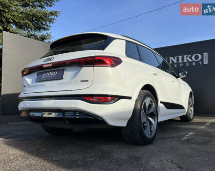 Белый Ауди Q6 e-tron, объемом двигателя 0 л и пробегом 13 тыс. км за 77300 $, фото 7 на Automoto.ua