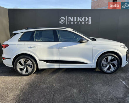 Белый Ауди Q6 e-tron, объемом двигателя 0 л и пробегом 13 тыс. км за 77300 $, фото 10 на Automoto.ua