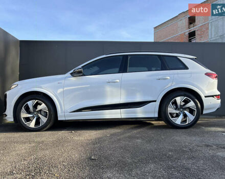 Белый Ауди Q6 e-tron, объемом двигателя 0 л и пробегом 13 тыс. км за 77300 $, фото 4 на Automoto.ua