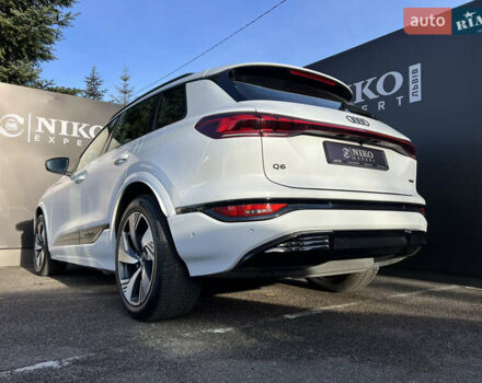 Белый Ауди Q6 e-tron, объемом двигателя 0 л и пробегом 13 тыс. км за 77300 $, фото 5 на Automoto.ua