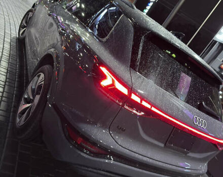 Серый Ауди Q6 e-tron, объемом двигателя 0 л и пробегом 1 тыс. км за 75000 $, фото 11 на Automoto.ua