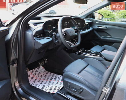 Серый Ауди Q6 e-tron, объемом двигателя 0 л и пробегом 1 тыс. км за 76900 $, фото 16 на Automoto.ua