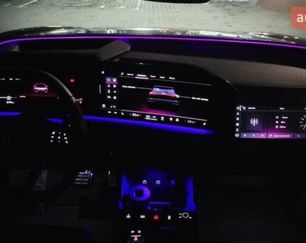 Сірий Ауді Q6 e-tron, об'ємом двигуна 0 л та пробігом 6 тис. км за 79700 $, фото 41 на Automoto.ua