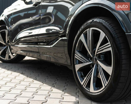 Серый Ауди Q6 e-tron, объемом двигателя 0 л и пробегом 21 тыс. км за 77000 $, фото 8 на Automoto.ua