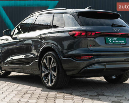 Серый Ауди Q6 e-tron, объемом двигателя 0 л и пробегом 21 тыс. км за 77000 $, фото 7 на Automoto.ua