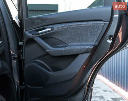 Серый Ауди Q6 e-tron, объемом двигателя 0 л и пробегом 21 тыс. км за 77000 $, фото 32 на Automoto.ua