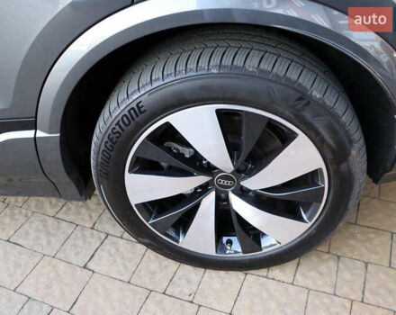 Серый Ауди Q6 e-tron, объемом двигателя 0 л и пробегом 1 тыс. км за 76900 $, фото 9 на Automoto.ua