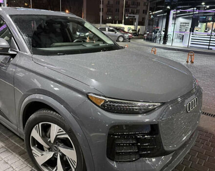 Серый Ауди Q6 e-tron, объемом двигателя 0 л и пробегом 1 тыс. км за 75000 $, фото 23 на Automoto.ua