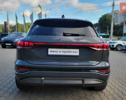 Сірий Ауді Q6 e-tron, об'ємом двигуна 0 л та пробігом 6 тис. км за 79700 $, фото 4 на Automoto.ua