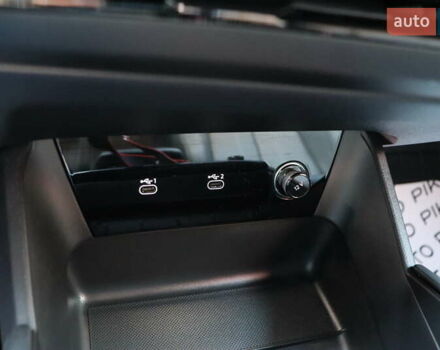 Серый Ауди Q6 e-tron, объемом двигателя 0 л и пробегом 1 тыс. км за 76900 $, фото 31 на Automoto.ua