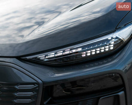 Серый Ауди Q6 e-tron, объемом двигателя 0 л и пробегом 21 тыс. км за 77000 $, фото 2 на Automoto.ua