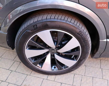 Серый Ауди Q6 e-tron, объемом двигателя 0 л и пробегом 1 тыс. км за 76900 $, фото 4 на Automoto.ua