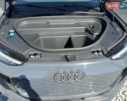 Серый Ауди Q6 e-tron, объемом двигателя 0 л и пробегом 2 тыс. км за 13000 $, фото 11 на Automoto.ua