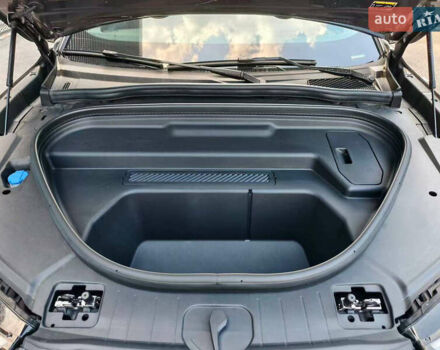 Сірий Ауді Q6 e-tron, об'ємом двигуна 0 л та пробігом 5 тис. км за 51800 $, фото 4 на Automoto.ua