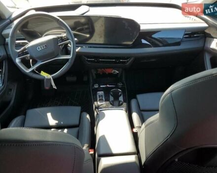 Серый Ауди Q6 e-tron, объемом двигателя 0 л и пробегом 2 тыс. км за 13000 $, фото 7 на Automoto.ua