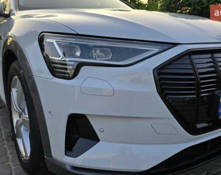 Білий Ауді Q7 e-tron, об'ємом двигуна 0 л та пробігом 30 тис. км за 41581 $, фото 2 на Automoto.ua