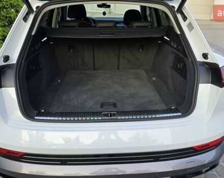 Білий Ауді Q7 e-tron, об'ємом двигуна 0 л та пробігом 30 тис. км за 41581 $, фото 9 на Automoto.ua