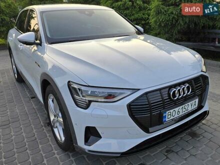 Ауді Q7 e-tron 2022 у Вінниці на Automoto.ua Білий Ауді Q7 e-tron, об'ємом двигуна 0 л та пробігом 30 тис. км за 41581 $, фото 1 на Automoto.ua