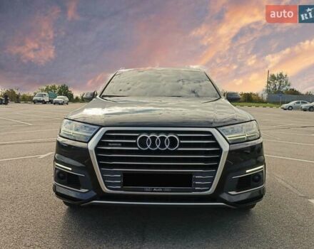 Черный Ауди Q7 e-tron, объемом двигателя 3 л и пробегом 223 тыс. км за 39888 $, фото 3 на Automoto.ua