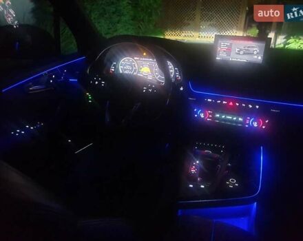 Чорний Ауді Q7 e-tron, об'ємом двигуна 3 л та пробігом 370 тис. км за 28000 $, фото 5 на Automoto.ua