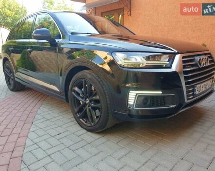 Чорний Ауді Q7 e-tron, об'ємом двигуна 3 л та пробігом 370 тис. км за 28000 $, фото 7 на Automoto.ua