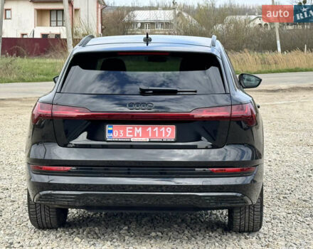 Черный Ауди Q7 e-tron, объемом двигателя 0 л и пробегом 160 тыс. км за 24614 $, фото 4 на Automoto.ua