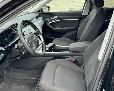 Черный Ауди Q7 e-tron, объемом двигателя 0 л и пробегом 160 тыс. км за 24614 $, фото 31 на Automoto.ua